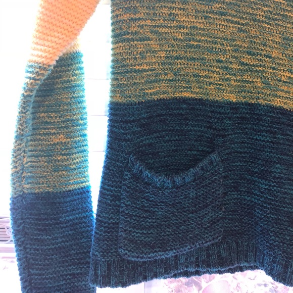 Color Block Sweater - Picture 3 of 3